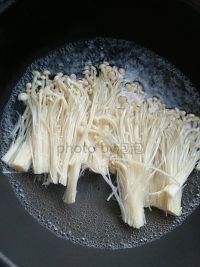凉拌金针菇的做法步骤4