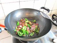 鲜竹笋炒腊肉的做法步骤6