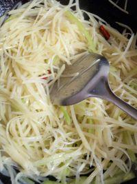 家常土豆丝的做法步骤5