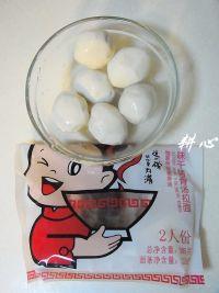 味千拉面鱼丸汤的做法步骤1