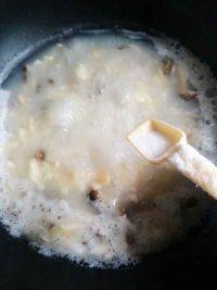 蟹味菇鸡蛋汤的做法步骤6
