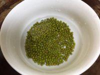 绿豆薏米汤的做法步骤2